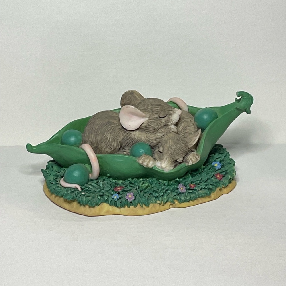 Charming Tails TWO PEAS IN A POD - By Silvestri